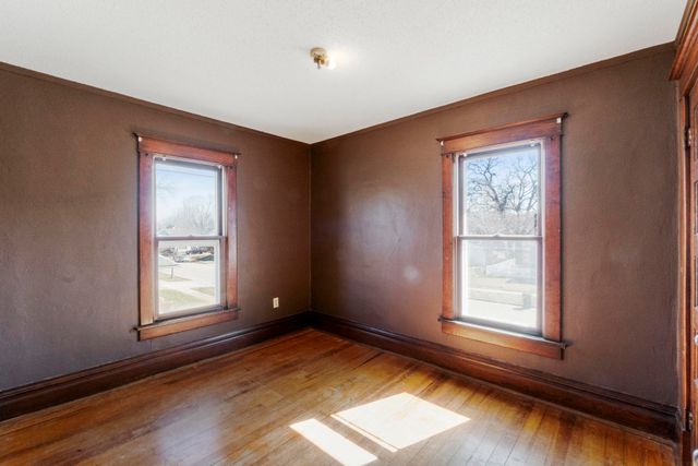 623 W 6th Street, Cedar Falls, IA 50613