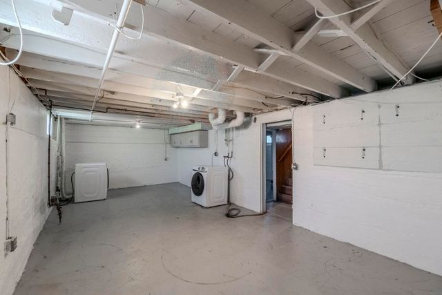 623 W 6th Street, Cedar Falls, IA 50613