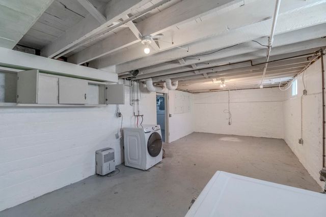 623 W 6th Street, Cedar Falls, IA 50613