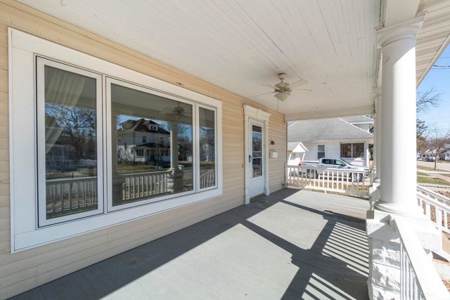 623 W 6th Street, Cedar Falls, IA 50613