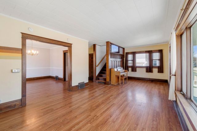 623 W 6th Street, Cedar Falls, IA 50613