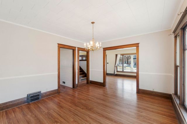 623 W 6th Street, Cedar Falls, IA 50613