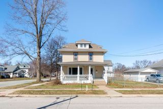 623 W 6th Street, Cedar Falls, IA 50613
