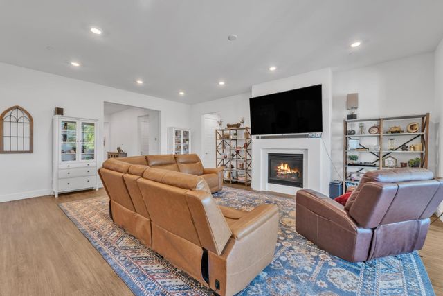 4336 Hummingbird Cir, Folsom, CA 95630