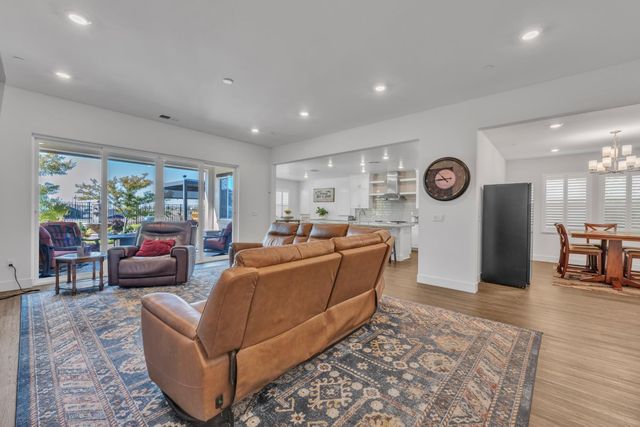 4336 Hummingbird Cir, Folsom, CA 95630