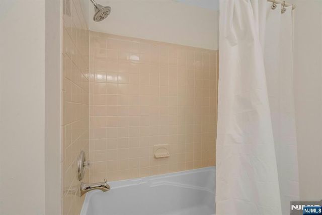 1121 Hyde Park Court, Mahwah, NJ 07430