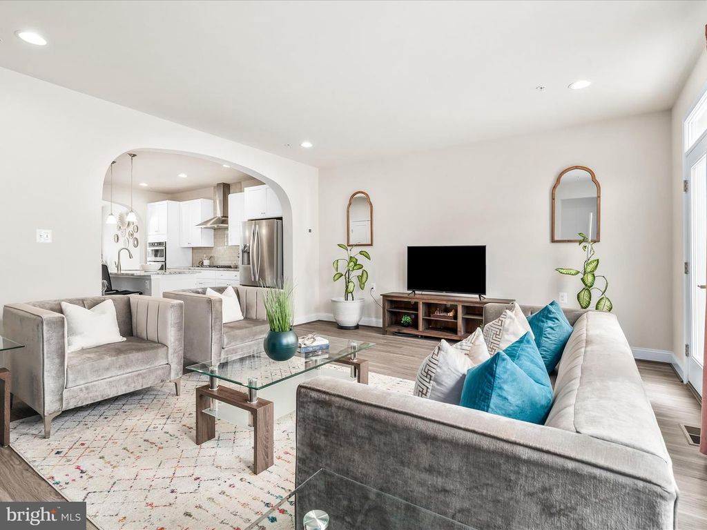 Image 16 of property listing at 822 LINDLEY RD, Frederick, MD 21701