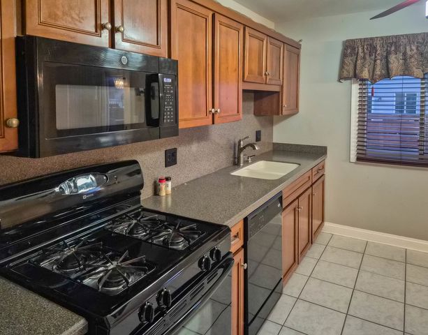 824 Minnesota Circle, Carol Stream, IL 60188