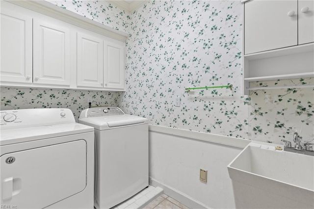 1548 Waterside DR N, Chesapeake, VA 23320