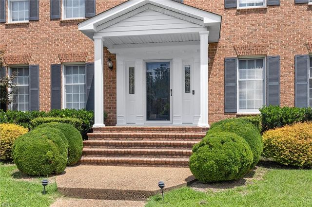 1548 Waterside DR N, Chesapeake, VA 23320