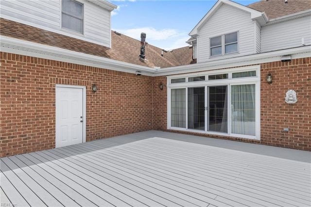 1548 Waterside DR N, Chesapeake, VA 23320