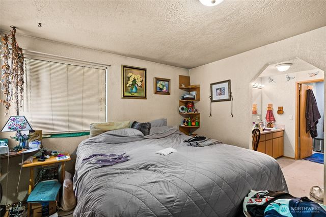 7445 s Pine Street, Tacoma, WA 98409