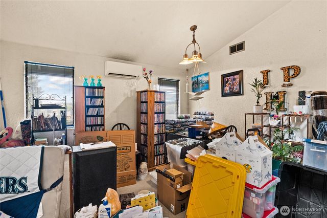 7445 s Pine Street, Tacoma, WA 98409