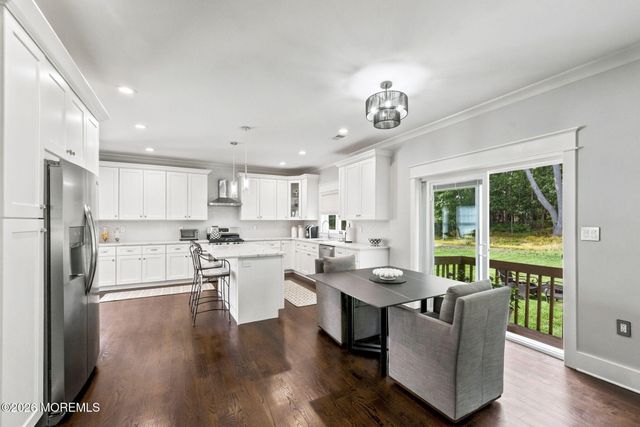 5 Sarah Lane, Eatontown, NJ 07724