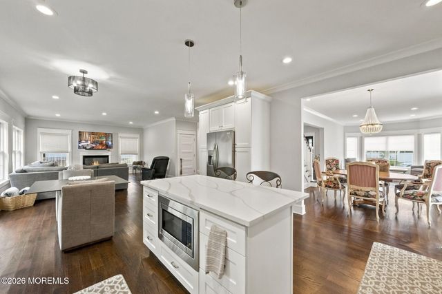 5 Sarah Lane, Eatontown, NJ 07724