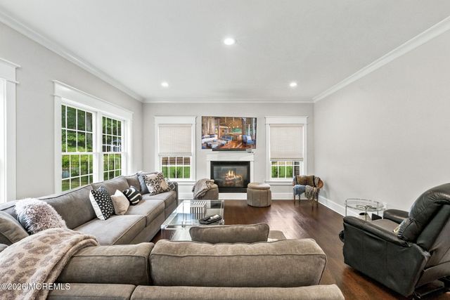 5 Sarah Lane, Eatontown, NJ 07724