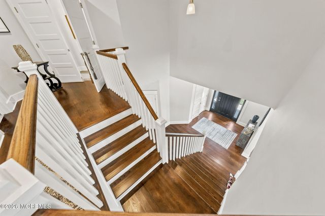 5 Sarah Lane, Eatontown, NJ 07724