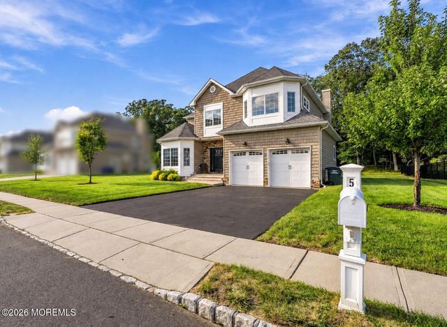 5 Sarah Lane, Eatontown, NJ 07724