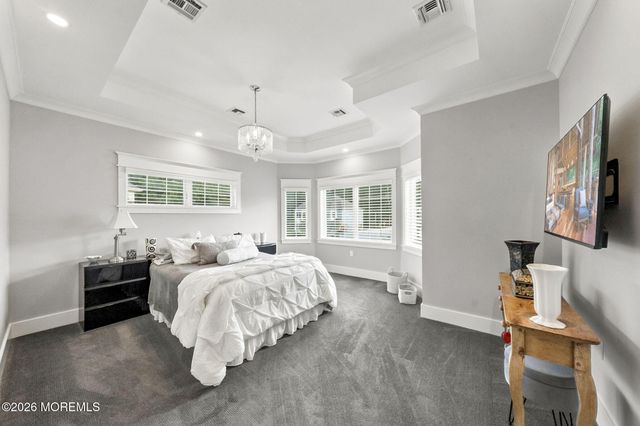 5 Sarah Lane, Eatontown, NJ 07724