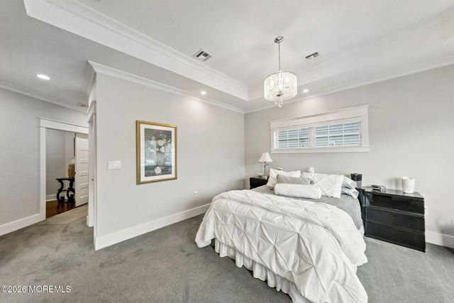 5 Sarah Lane, Eatontown, NJ 07724
