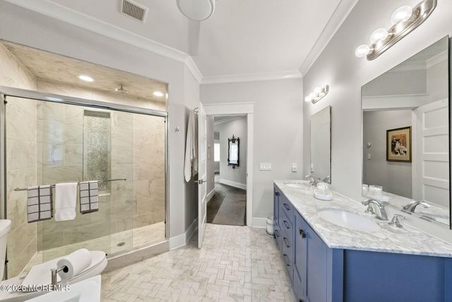 5 Sarah Lane, Eatontown, NJ 07724
