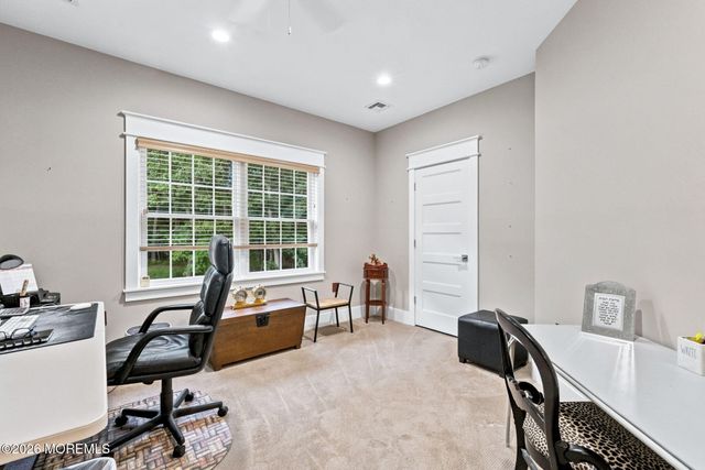 5 Sarah Lane, Eatontown, NJ 07724