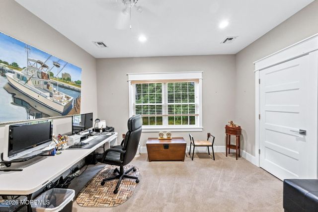 5 Sarah Lane, Eatontown, NJ 07724