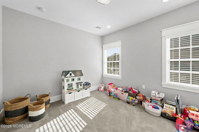 5 Sarah Lane, Eatontown, NJ 07724
