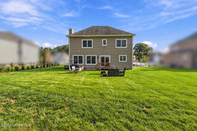 5 Sarah Lane, Eatontown, NJ 07724