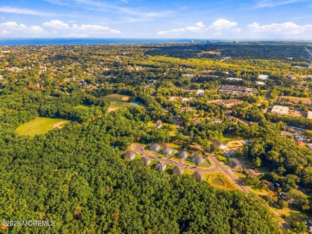 5 Sarah Lane, Eatontown, NJ 07724