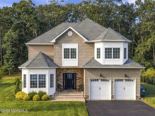 5 Sarah Lane, Eatontown, NJ 07724