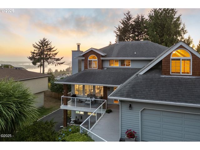 136 Se LARCH St, Newport, OR 97365