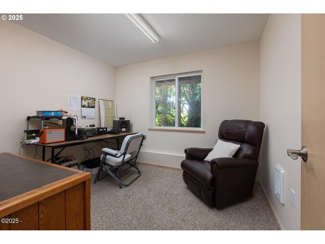 136 Se LARCH St, Newport, OR 97365