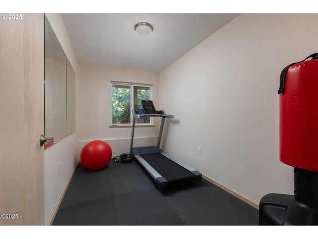 136 Se LARCH St, Newport, OR 97365