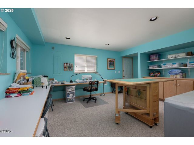 136 Se LARCH St, Newport, OR 97365