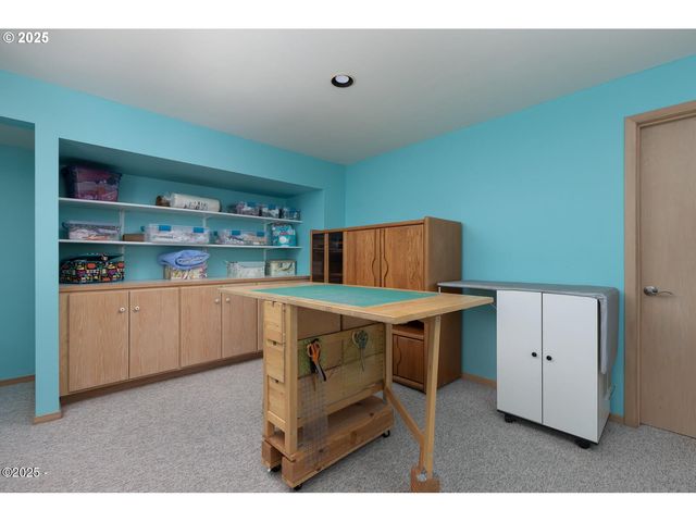 136 Se LARCH St, Newport, OR 97365