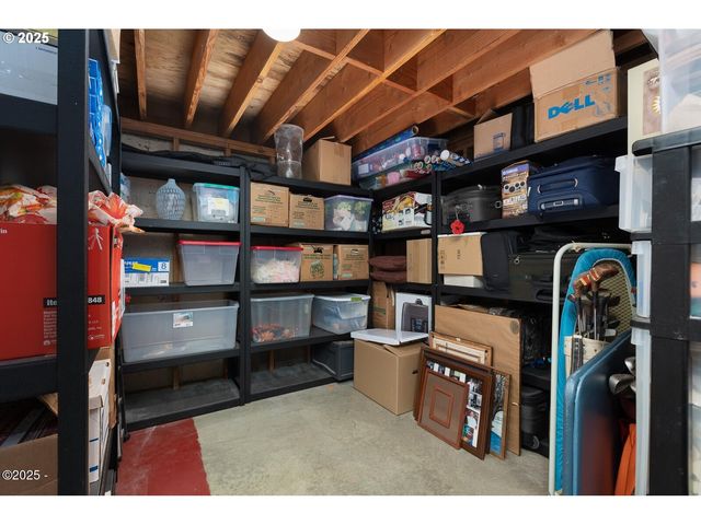 136 Se LARCH St, Newport, OR 97365