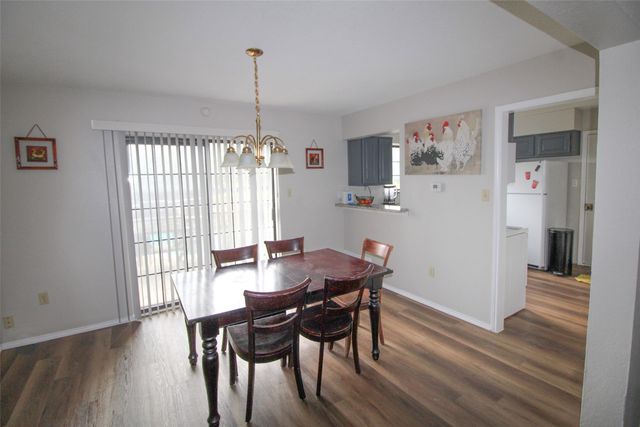 6111 Farmingdale Drive, Arlington, TX 76001