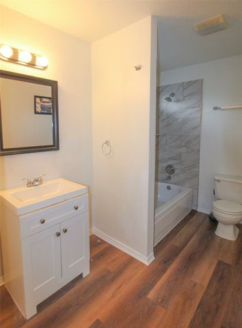 6111 Farmingdale Drive, Arlington, TX 76001