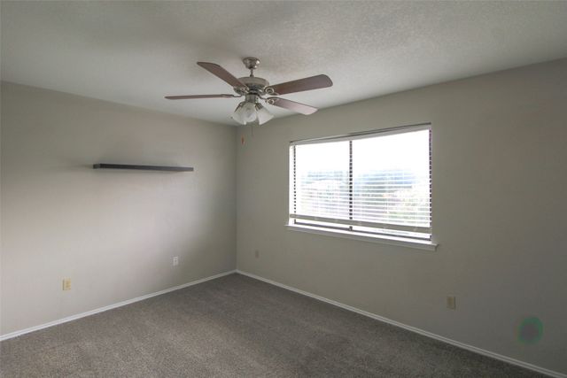 6111 Farmingdale Drive, Arlington, TX 76001