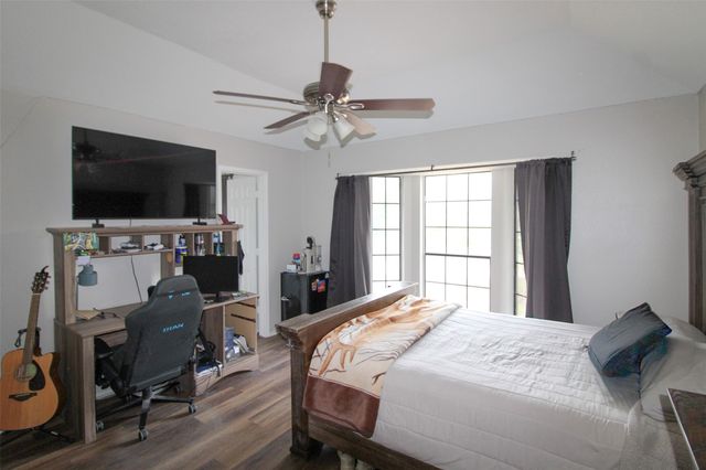 6111 Farmingdale Drive, Arlington, TX 76001