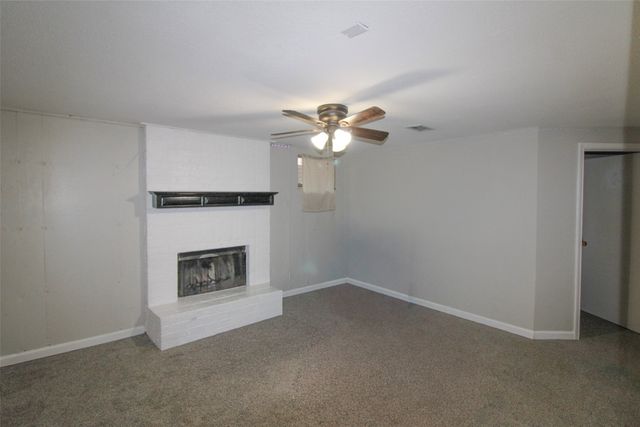 6111 Farmingdale Drive, Arlington, TX 76001