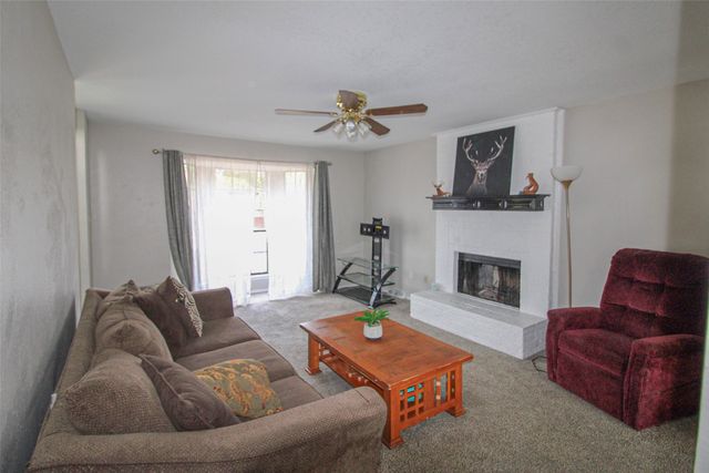 6111 Farmingdale Drive, Arlington, TX 76001