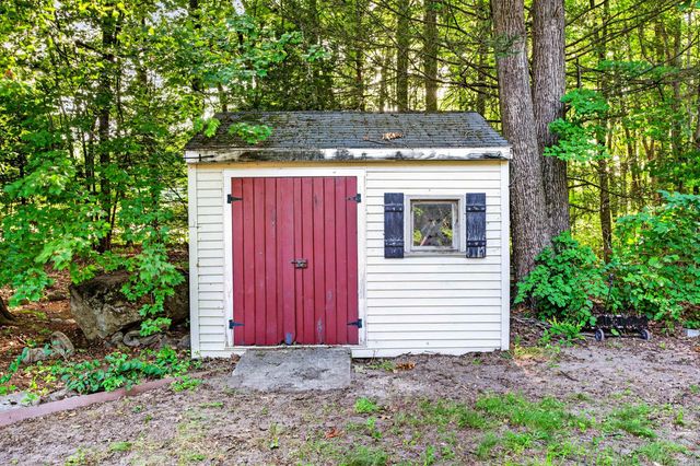 8 Raelynn Drive, Derry, NH 03038