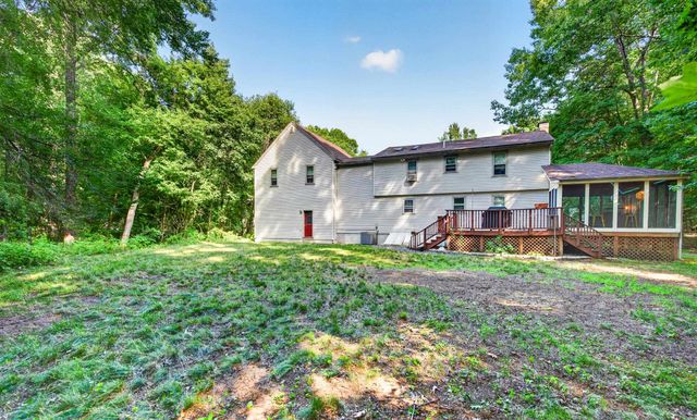8 Raelynn Drive, Derry, NH 03038