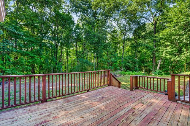 8 Raelynn Drive, Derry, NH 03038