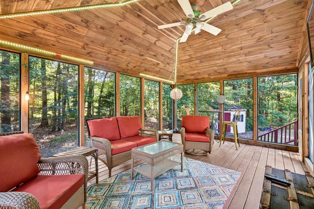 8 Raelynn Drive, Derry, NH 03038