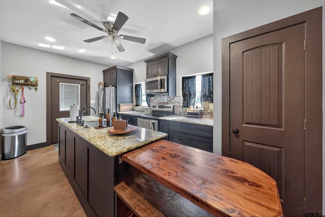 5150 County Road 309, Frankston, TX 75763