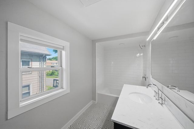38 S Lincoln, Haverhill, MA 01835
