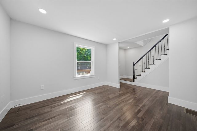 38 S Lincoln, Haverhill, MA 01835